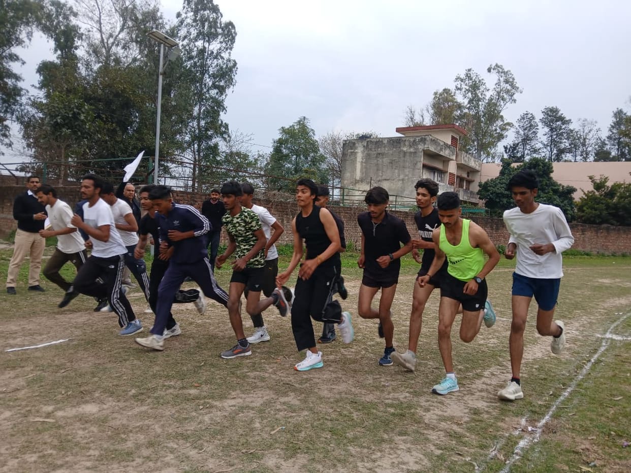 Sameer first in five km men's race