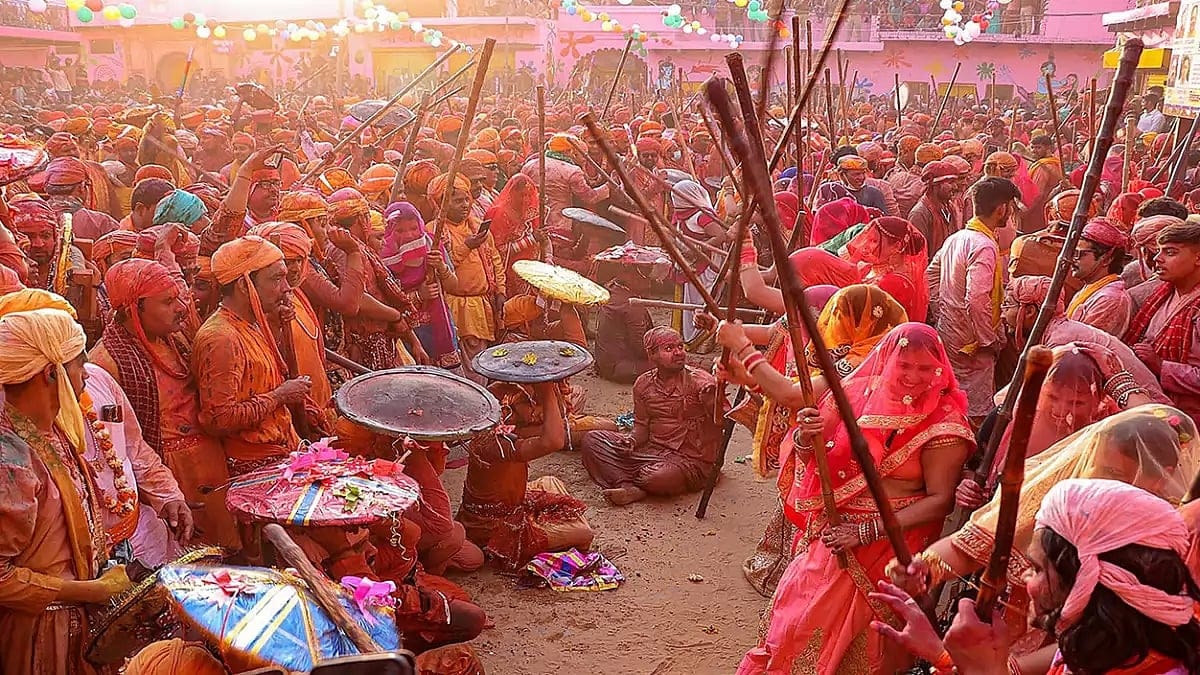 message of Holi reach Krishna's hometown from Radha's doorstep