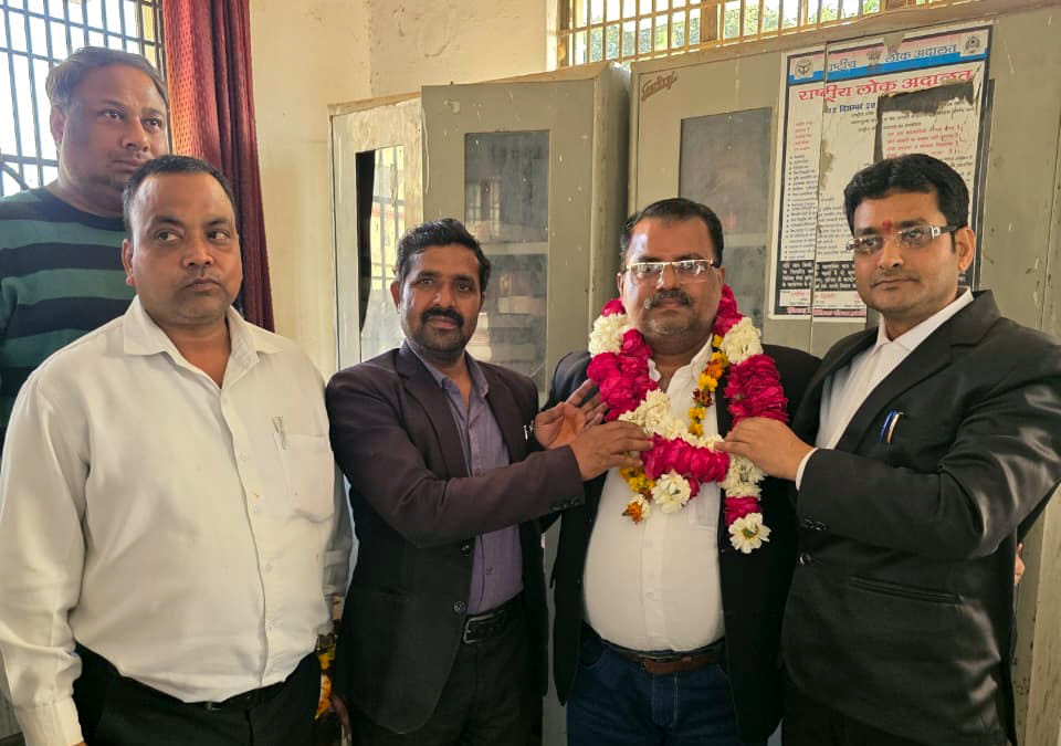 Youth Bar formed in Bah, Rajesh Yadav became president