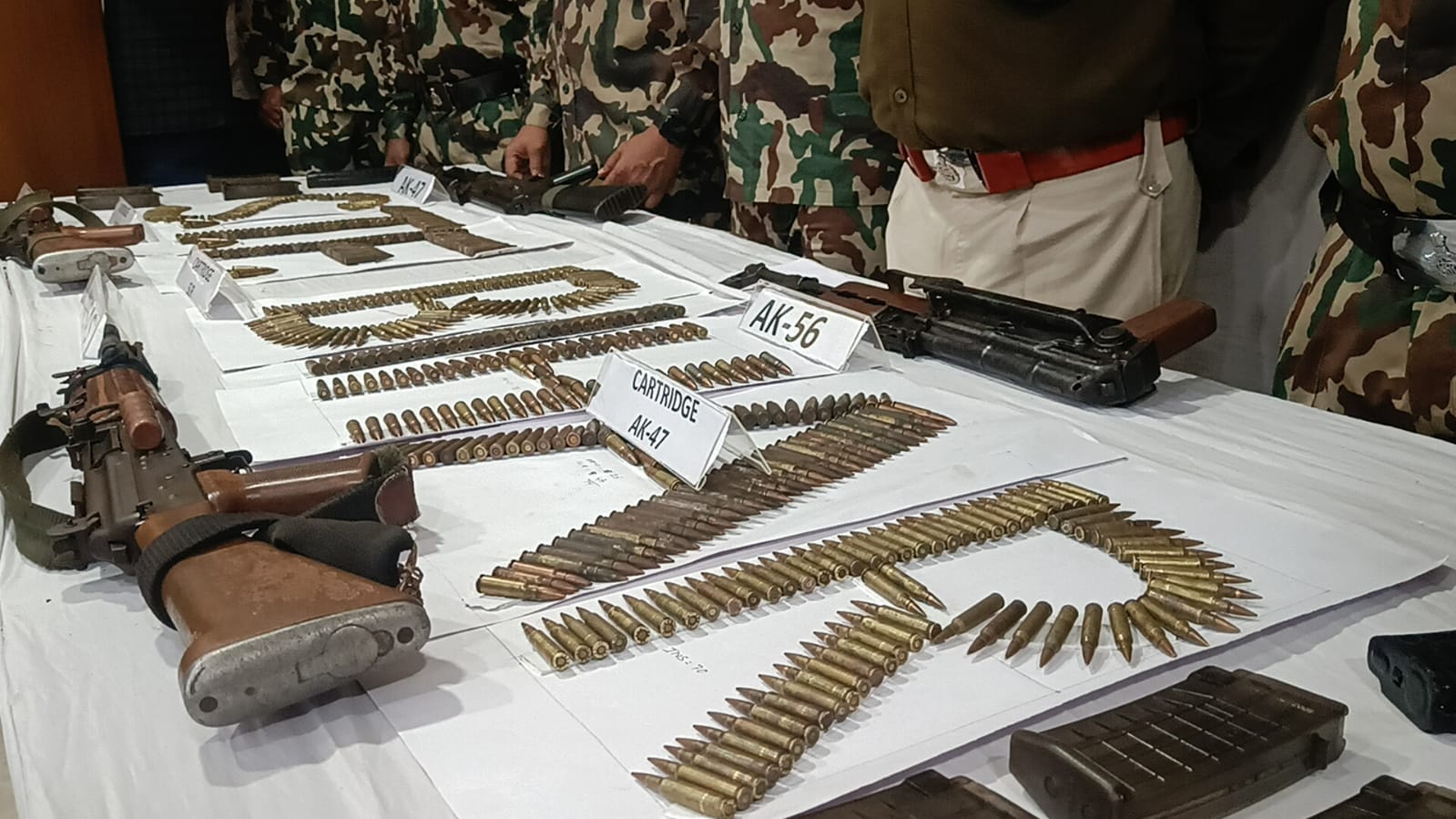 पुलिस जवान से लूटा था हथियार