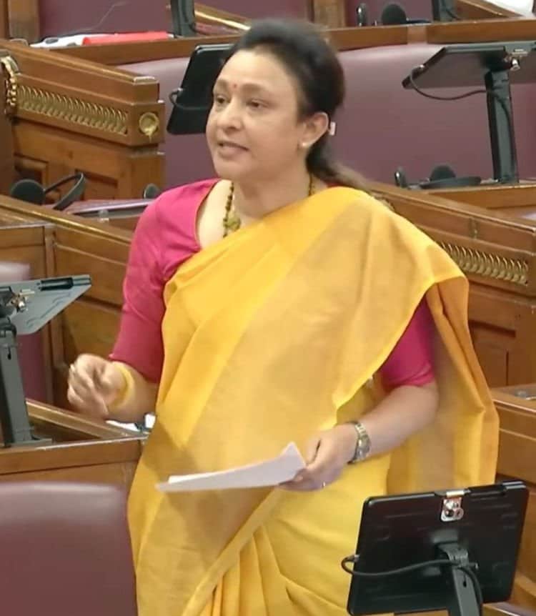 रामपुर खास विधायक आराधना मिश्रा।