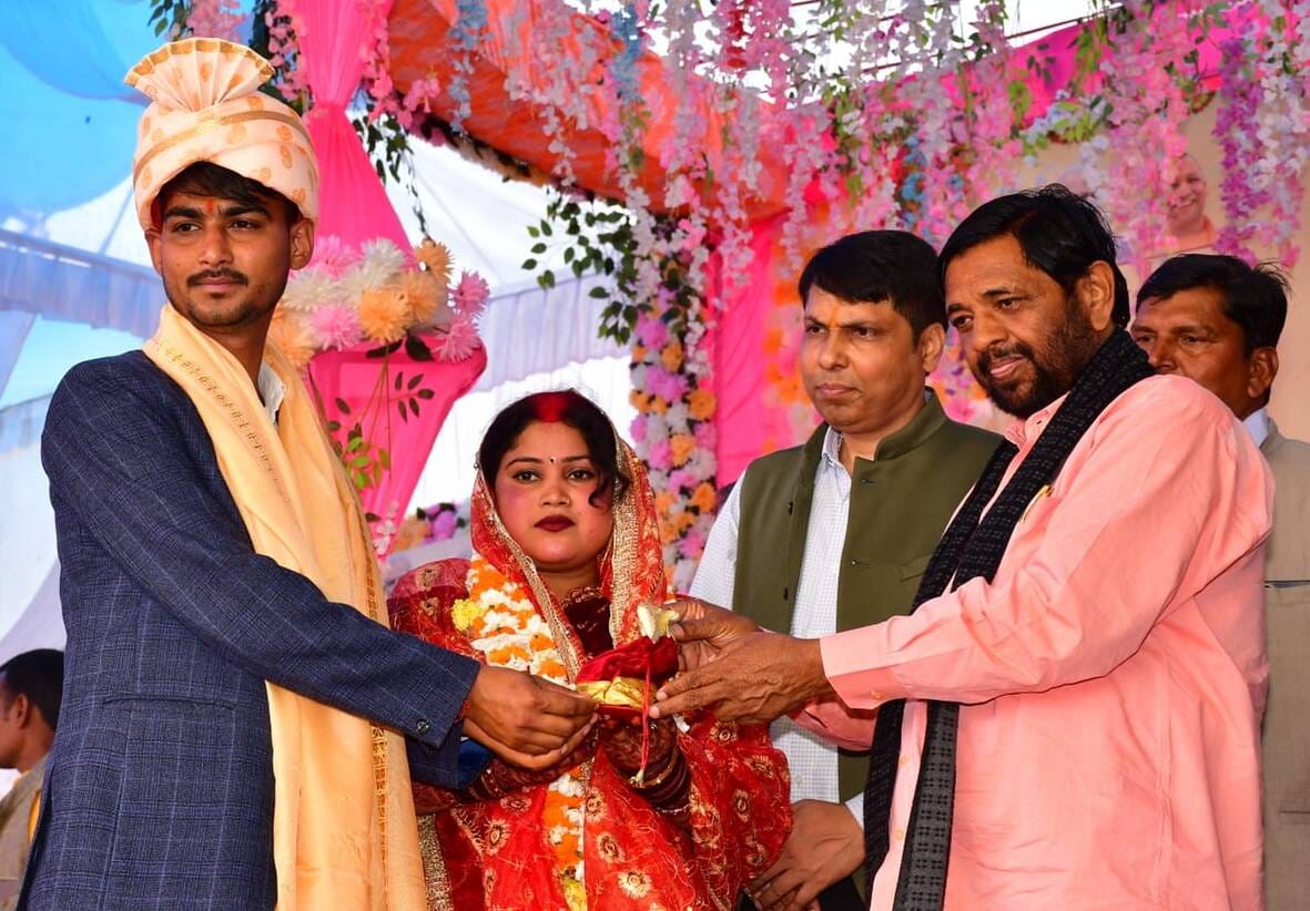 Public representatives gave away their daughters in marriage, 170 couples tied the knot