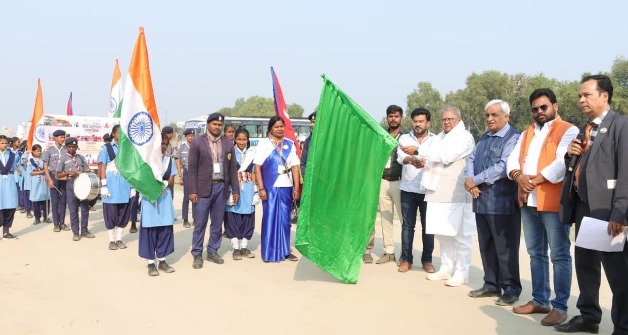 The presentations captivated the audience... Patriotic songs filled them with enthusiasm.