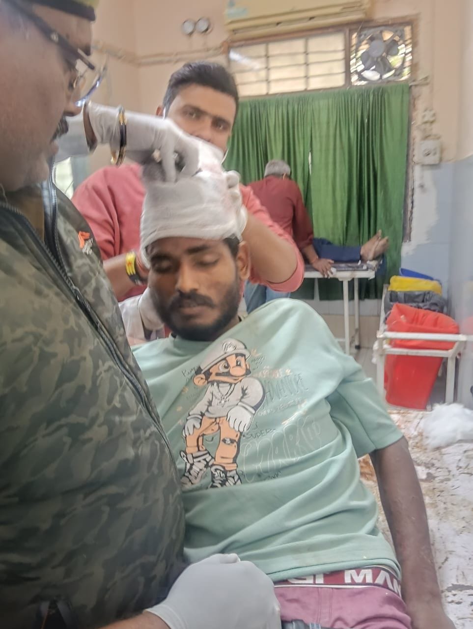 Labourer jumps from RDSO bridge, admitted to trauma centre