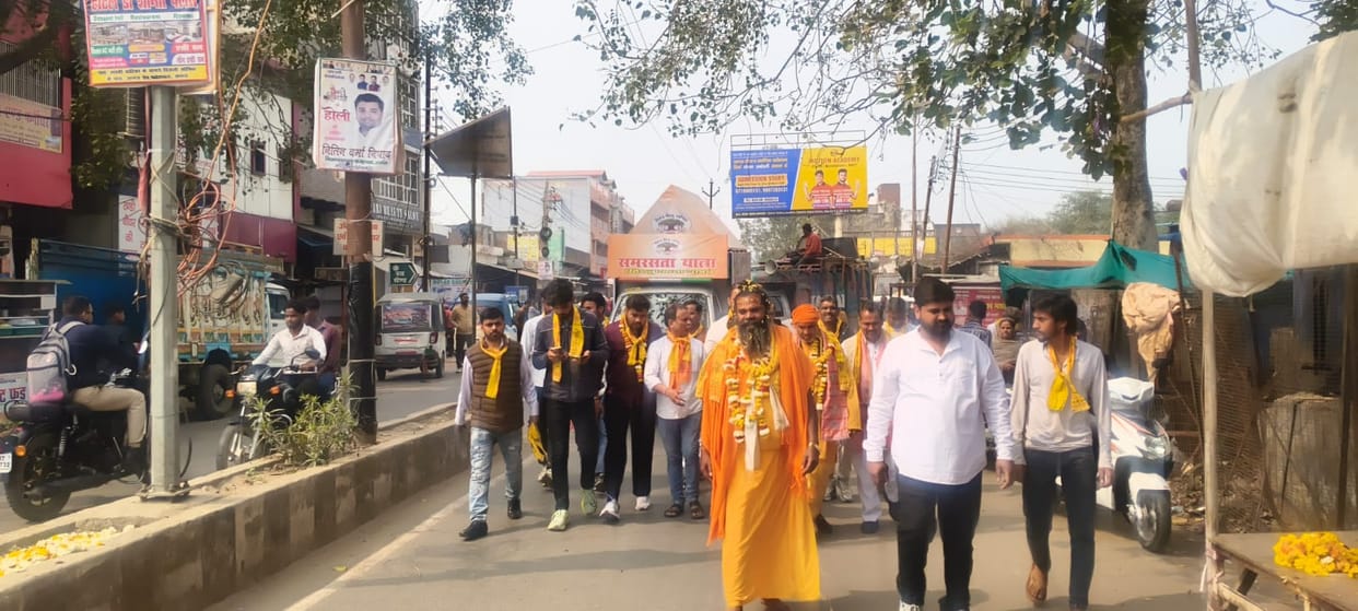 Samrasata Yatra welcomed with flower shower in Fatehabad