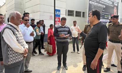 Commissioner arrives at Sadar Hospital without convoy doctors and staff found missing in Sarhasa Bihar