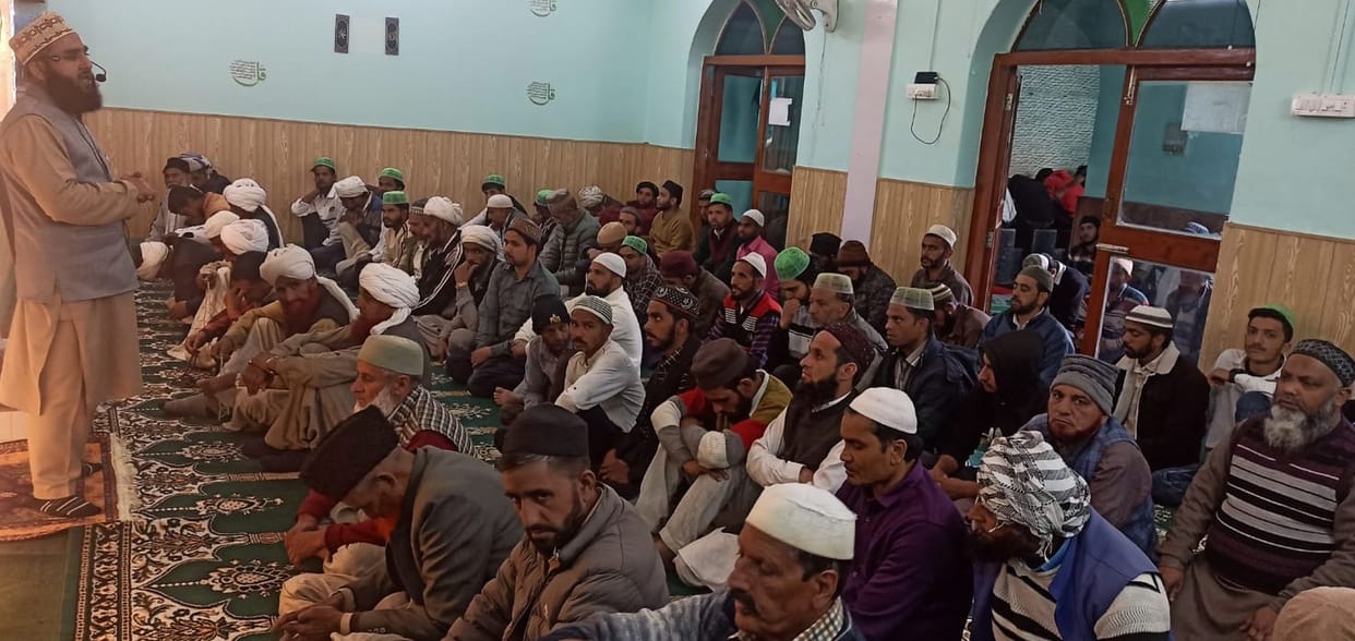 Mosques throng on the first Friday of Ramadan, offering prayers for prosperity