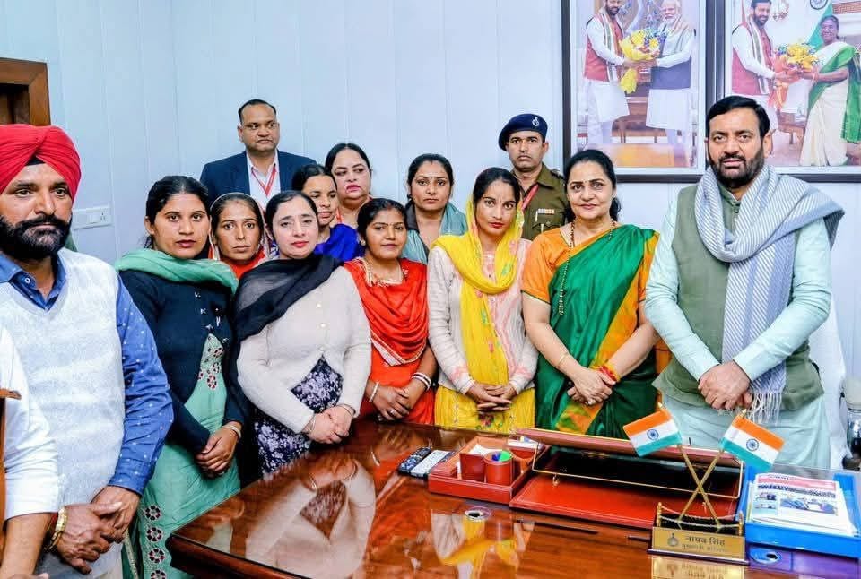 Former MP Duggal introduced the members opposing the chairman to the CM