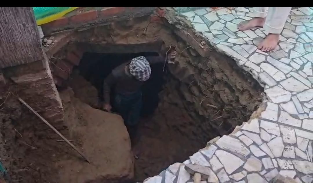 A 35-feet deep ancient well was found in the Siddhapeeth Maa Phoolmati Devi temple.