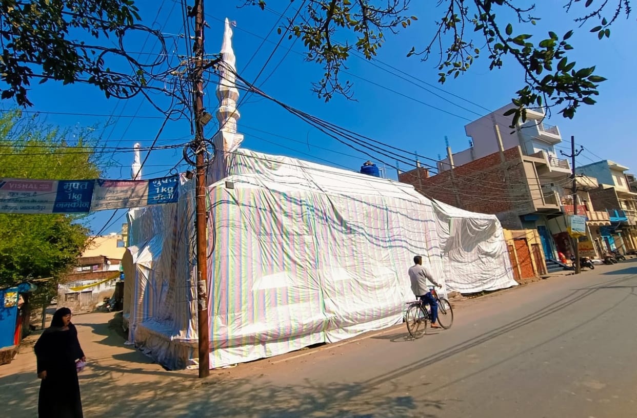Religious places started being covered on the route of Lat Saheb's procession