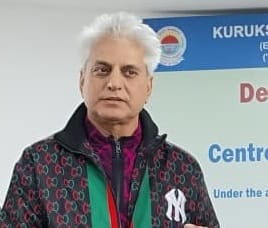 Artist KK Gandhi gave practical tips on art, entrepreneurship and networking to students