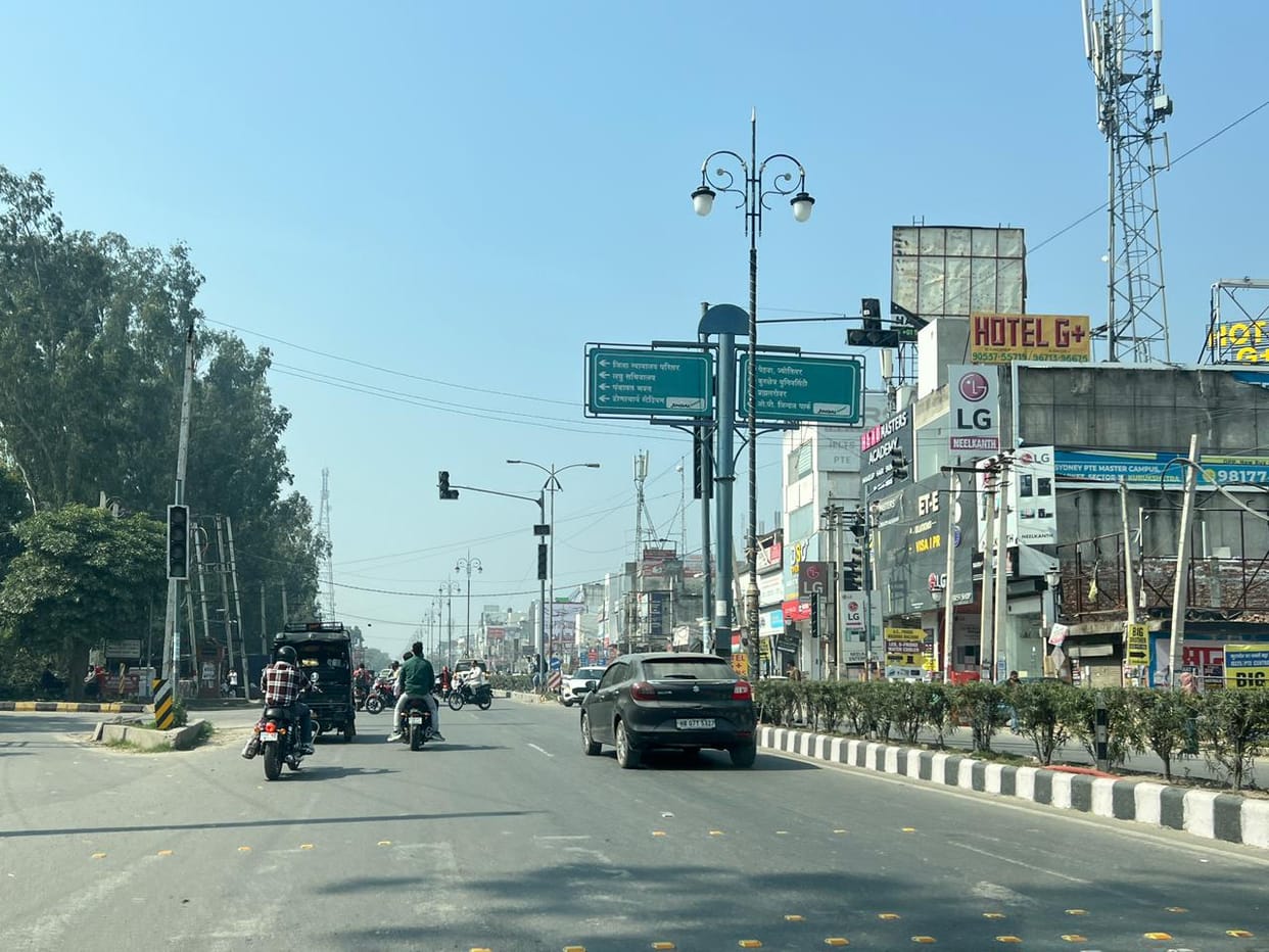 70 lakh spent on the lines of Mumbai traffic lights became a showpiece