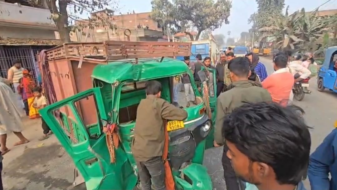 क्षतिग्रस्त टेंपो