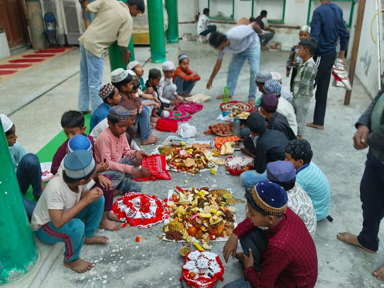 On the first day of fasting, the Iftar table was filled with the aroma of dishes