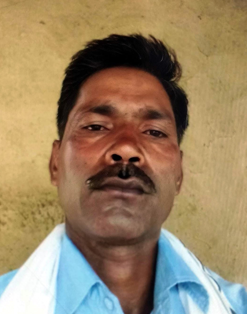 Elderly man falls from moving tempo, collides with e-rickshaw and dies