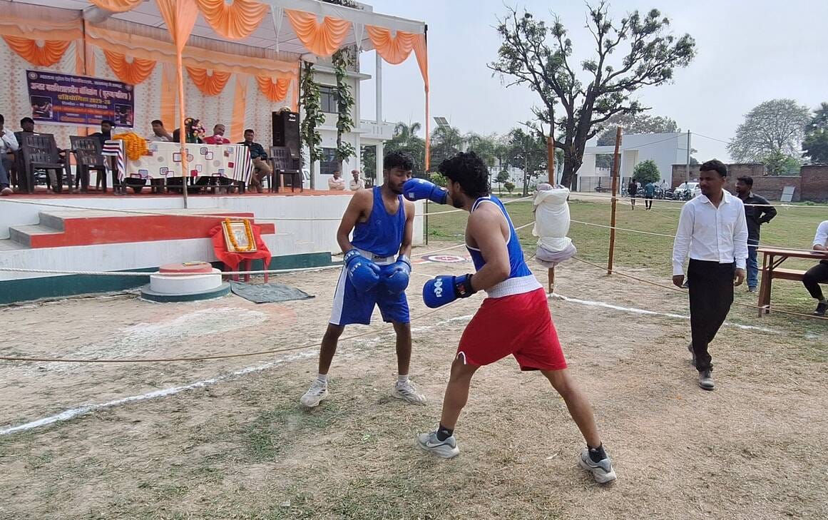 Rishi Ram Naresh PG College Molnapur Dubhari became the winner