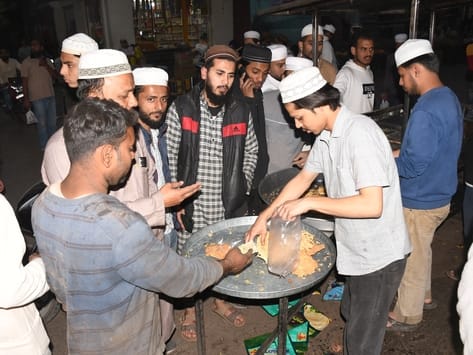 The first fast of Ramadan was celebrated with purity and spirituality.
