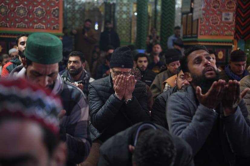 Srinagar, Ramzan Start, Namaj, Prayers in Masjid