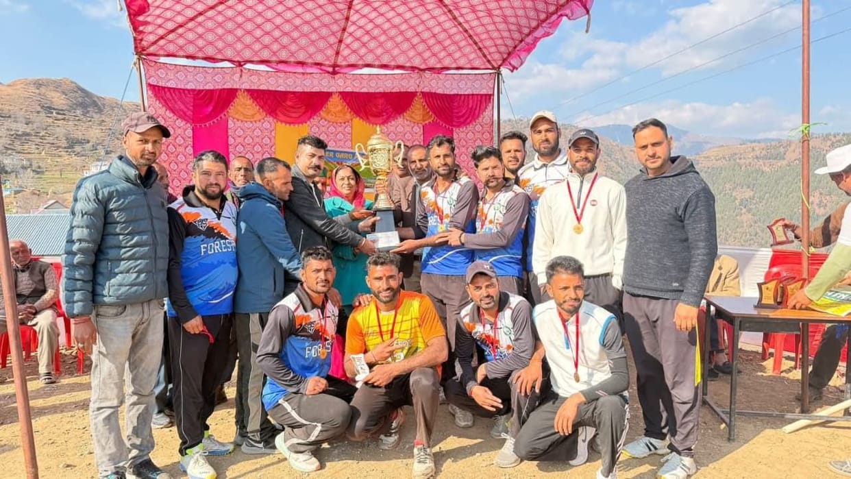 Forest Eleven team became the winner of the cricket competition