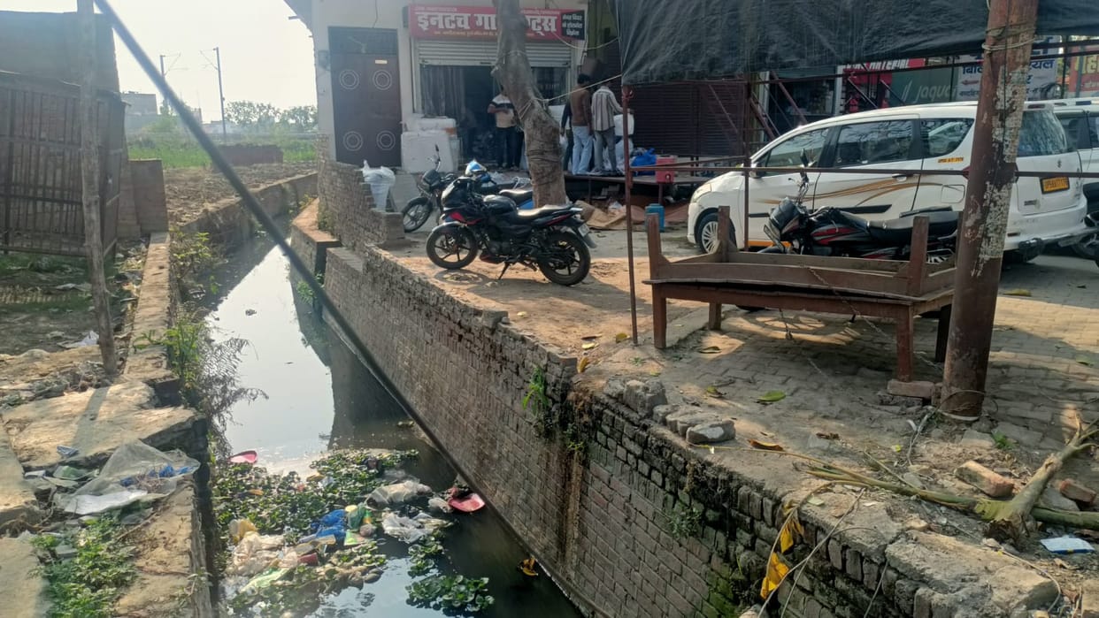 Open drains in the city pose a risk of accidents, leaving pedestrians scared.