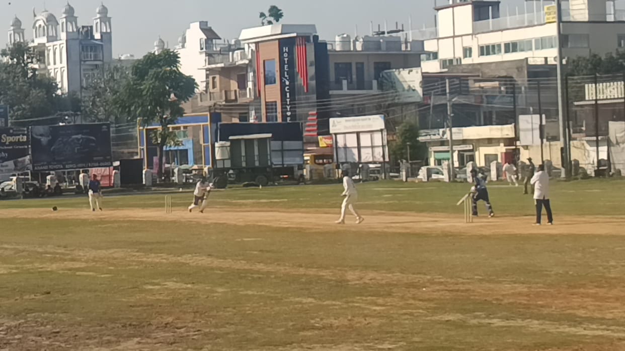 cricket pratiyogita in ponta sahib khelmaidan