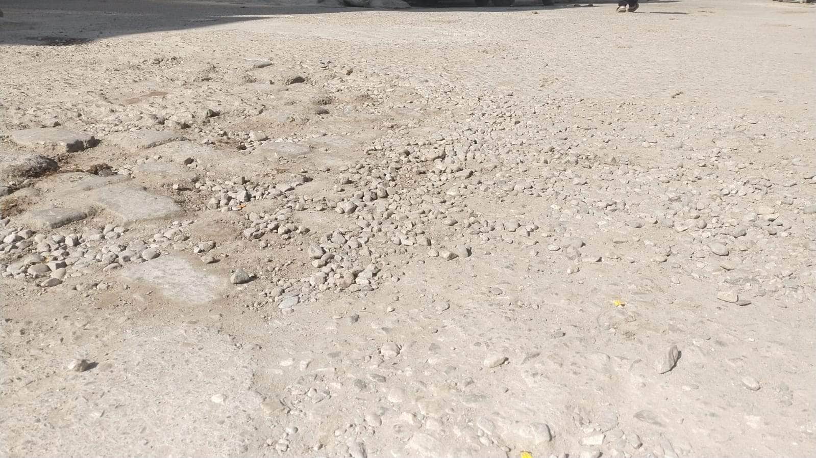 05- गंगा नगर की क्षतिग्रस्त सड़क।संवाद