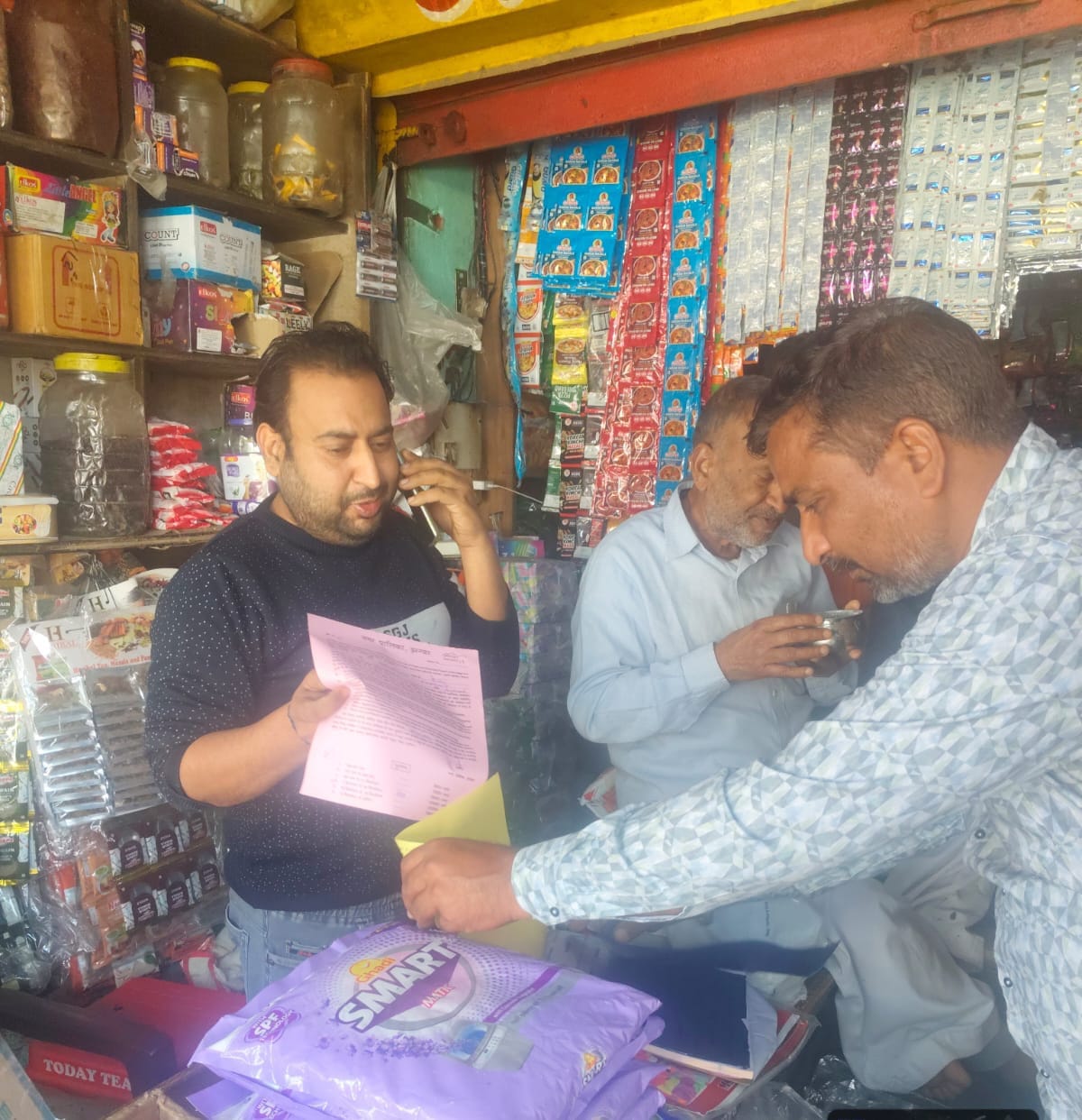 91 kg of polythene recovered from six shops during raid, shopkeepers fined