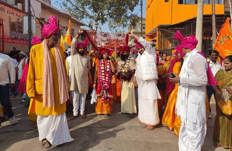 500 meter chunari offered for the grand aarti of Mother Saryu