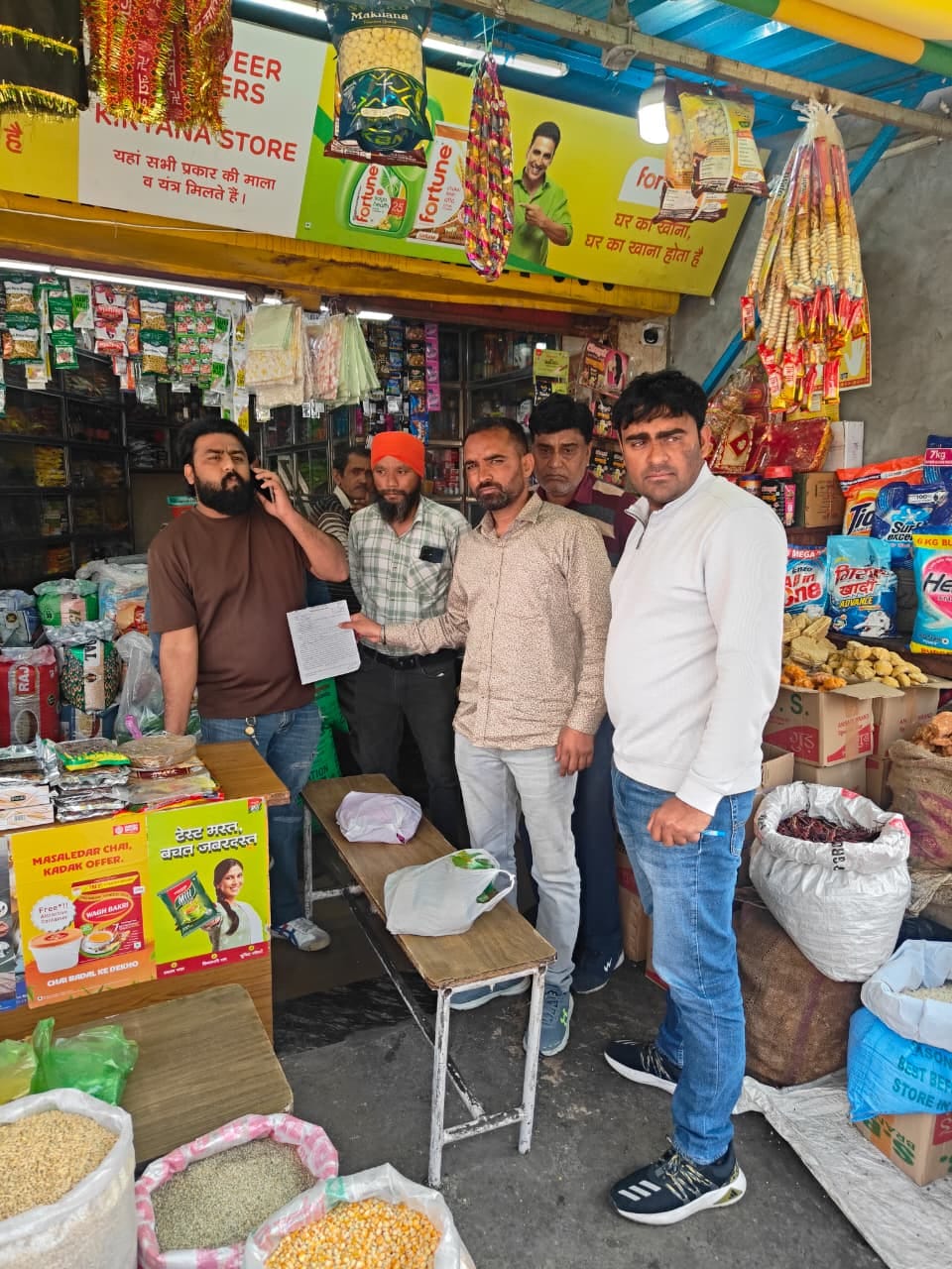 12 people were fined for selling plastic and littering.