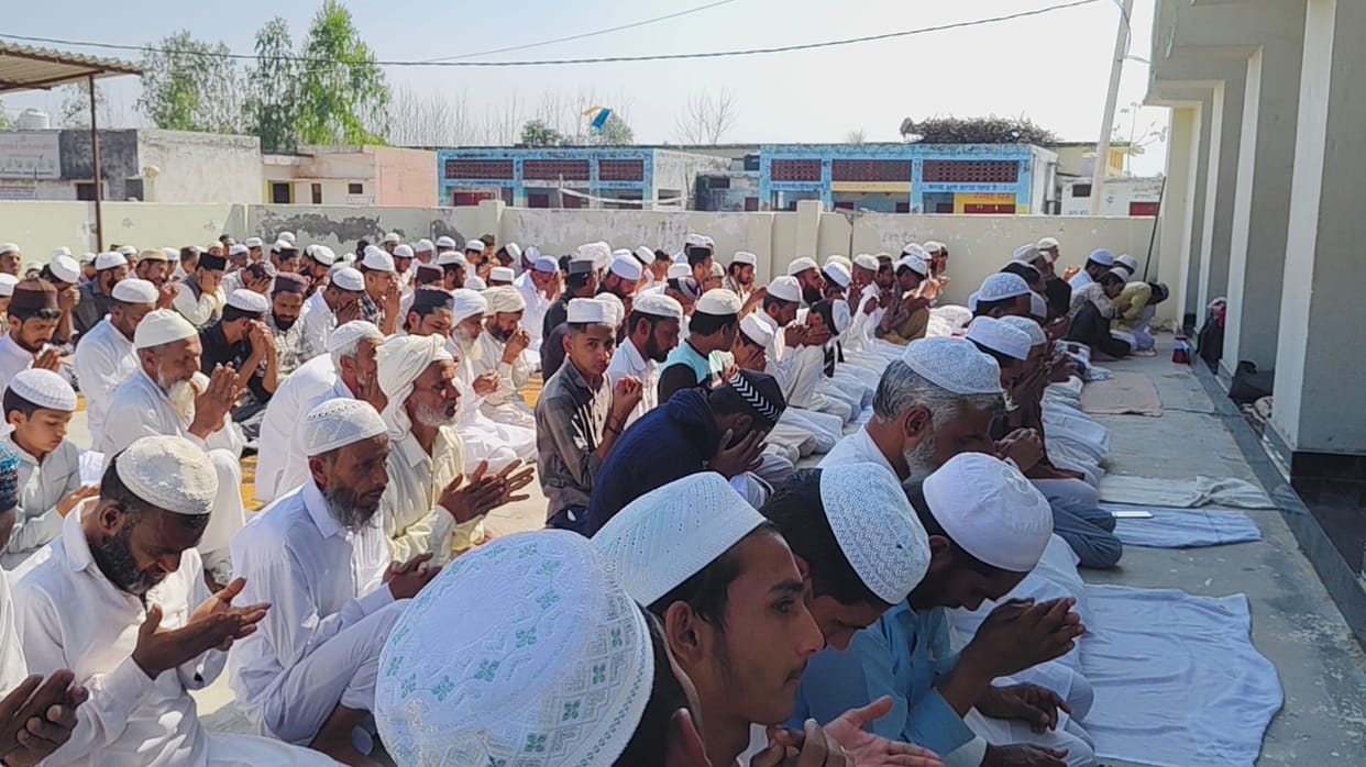 Crowds of devotees gathered on the first Friday of the month of Ramadan