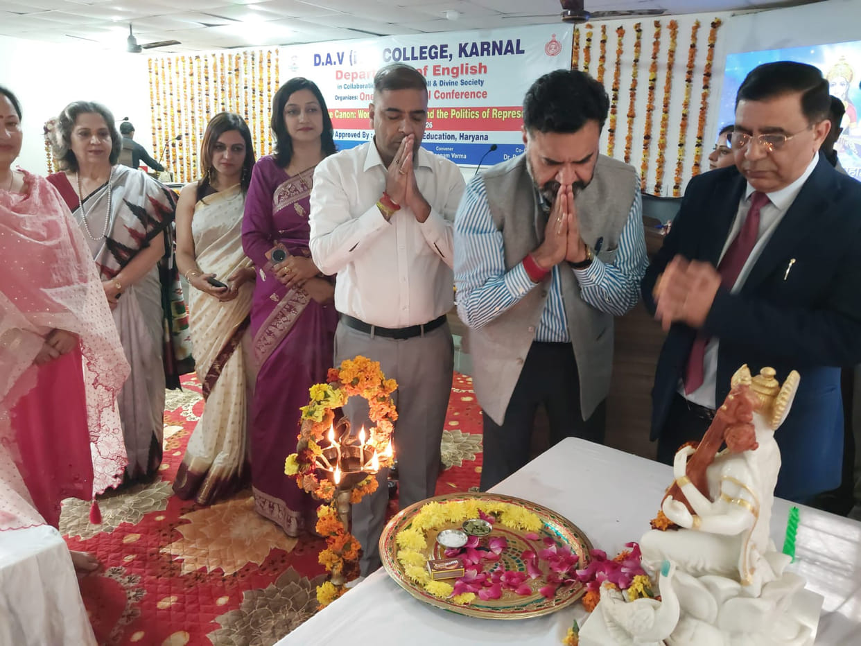 Literature gives women ideological vocabulary: Neeraj