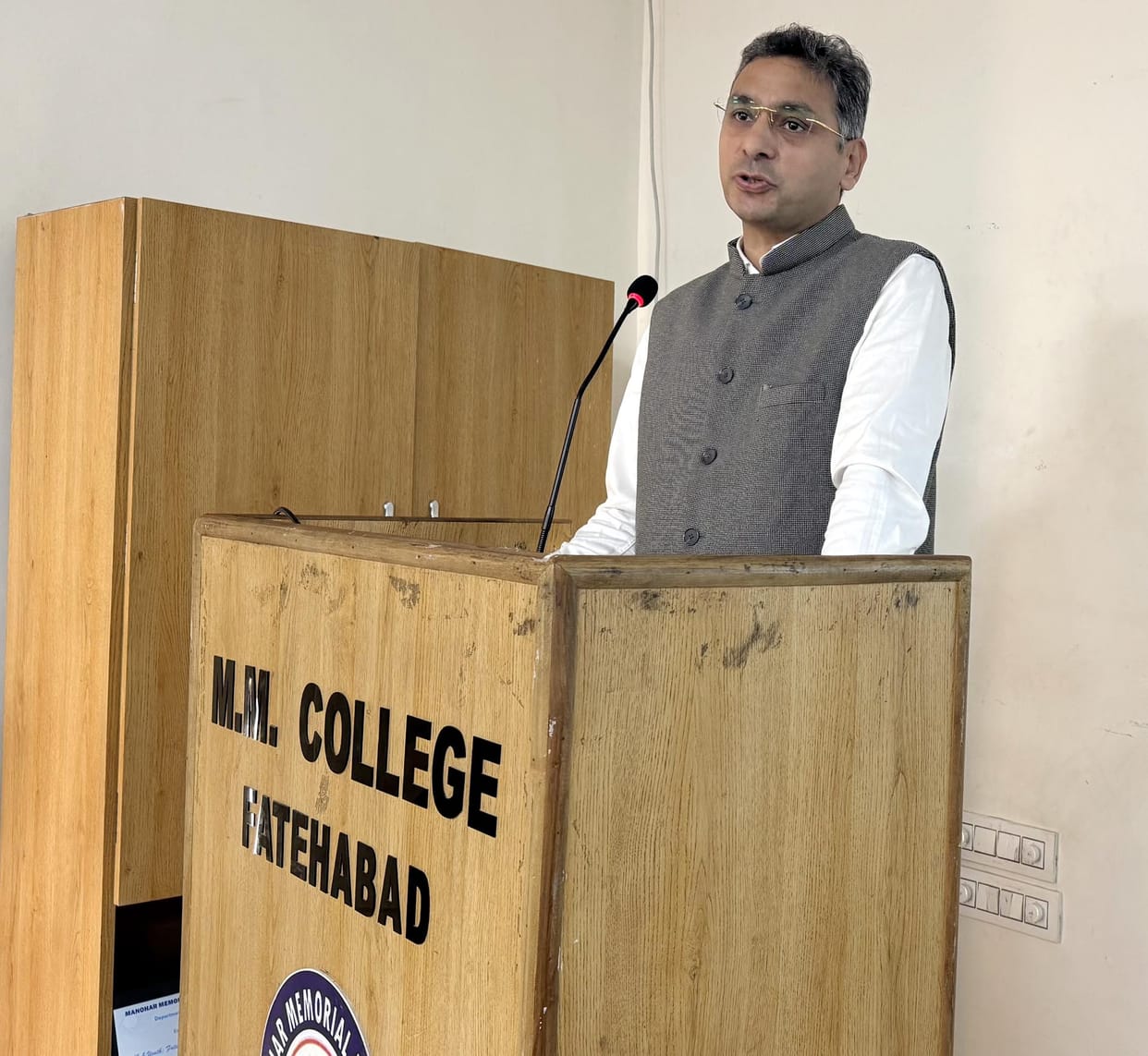 View AI as a collaborative tool, not a threat: Prof. Hitesh