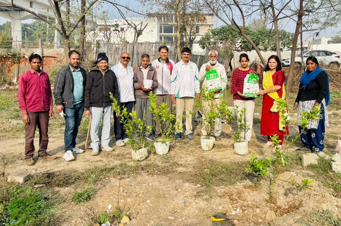 Ratan Tata plants 35 saplings in City Forest