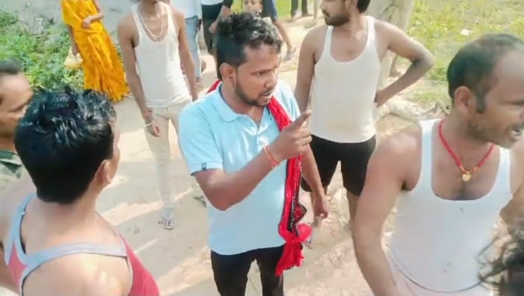Bihar News Vaishali 11 people injured in a fight between two groups video goes viral vaishali News