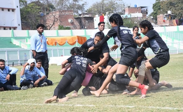 Gulista of Ayodhya and Sanju of Basti won gold medals