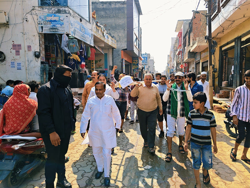 Traders took out a funeral procession of the municipality in protest against waterlogging.