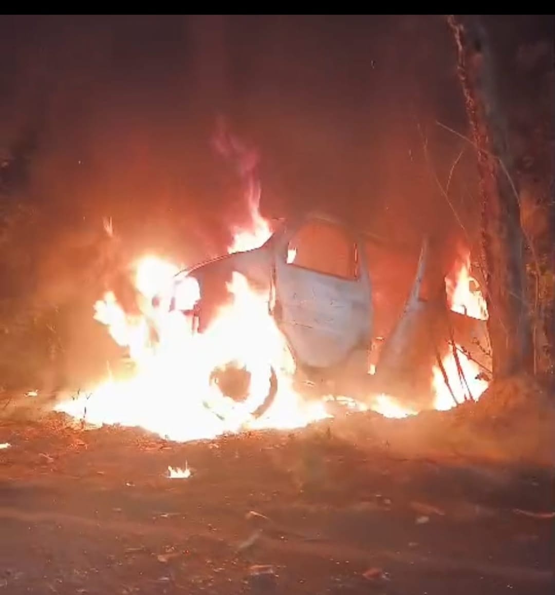 Two cars collided, one caught fire, 12 people including the bride and groom were injured.