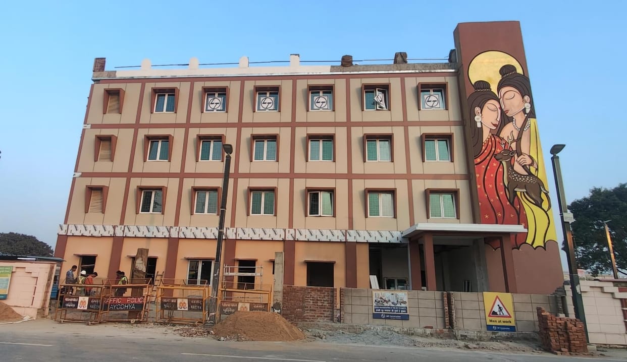 A new modern tourist accommodation house is being built in Ramkatha Park
