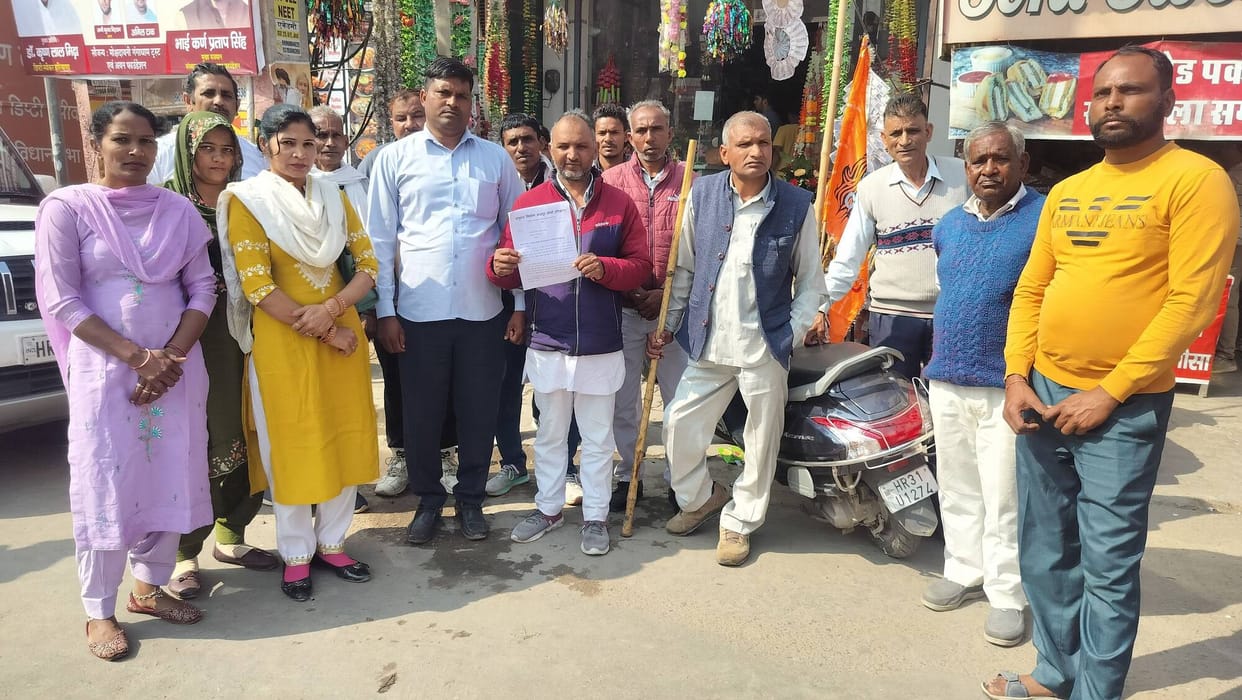 Construction workers dissatisfied with the assurances of the Deputy Speaker