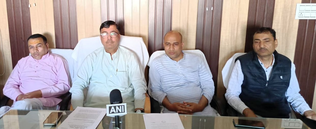 Bar Council put a stay on the election of District Bar Association.
