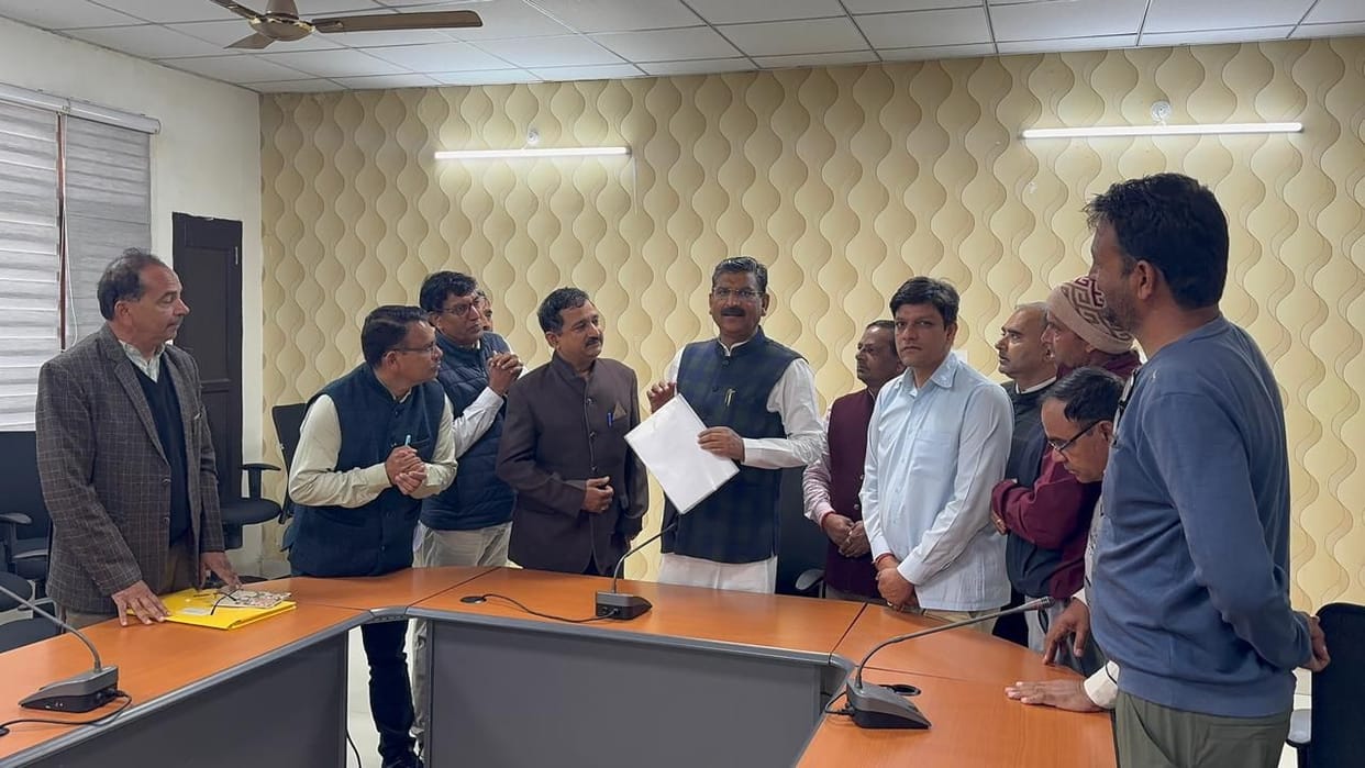 Demand to restore the service age of disabled employees to 60 years