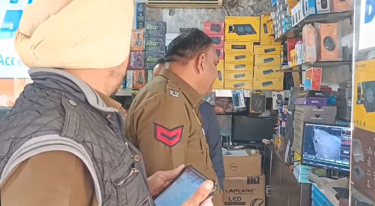 Copper pipes and wires stolen from ACs of 10 shops in a single night