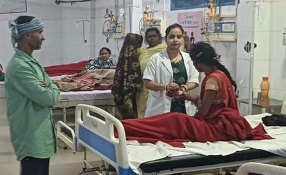 Chandauli News: मौसम बदलने से वायरल फीवर और सर्दी-खांसी के मरीज बढ़े The change in weather has led to an increase in patients with viral fever and cold-cough.