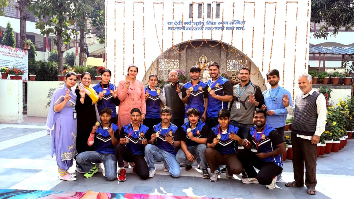 SD College players won nine medals, including two gold, in the Inter-College Boxing and Karate Championship.