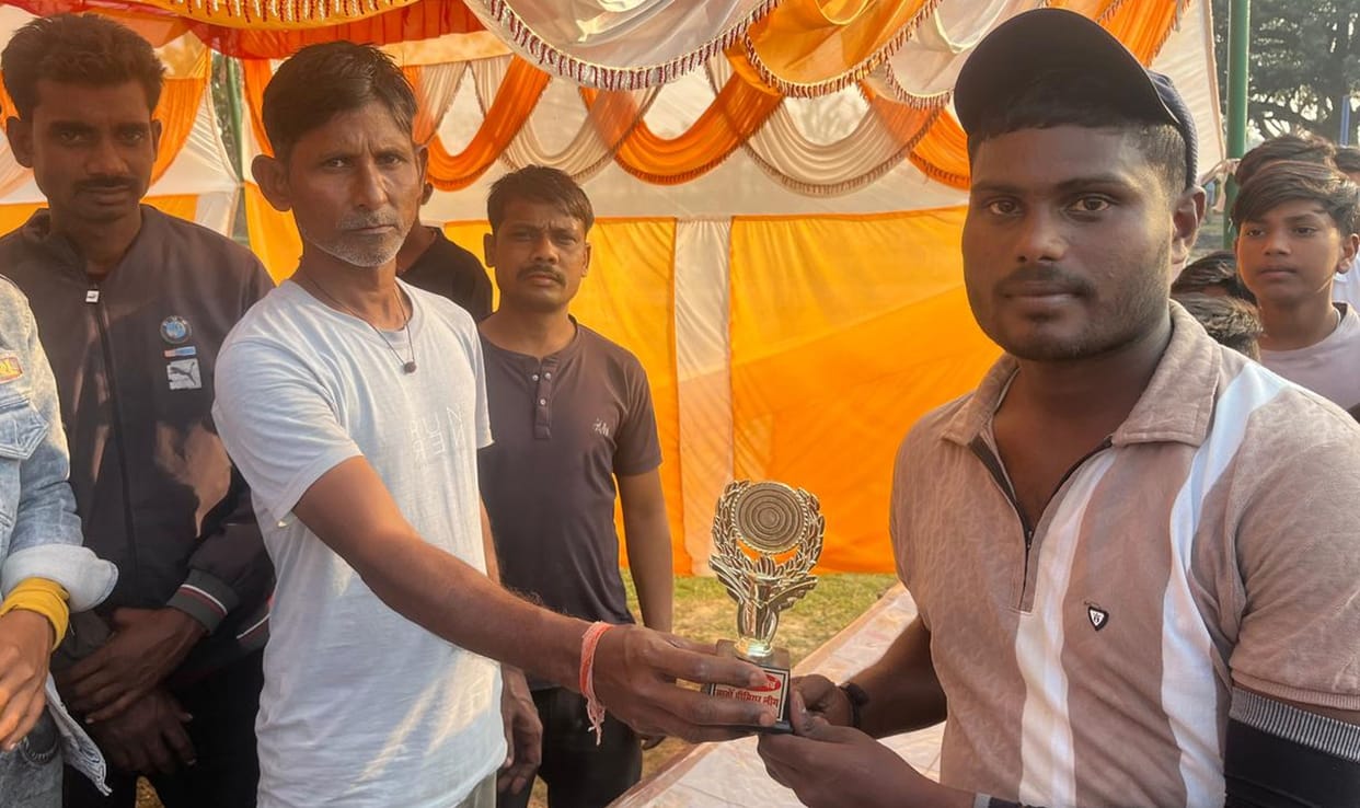 BJYM burns effigy of Rahul Gandhi, demands action