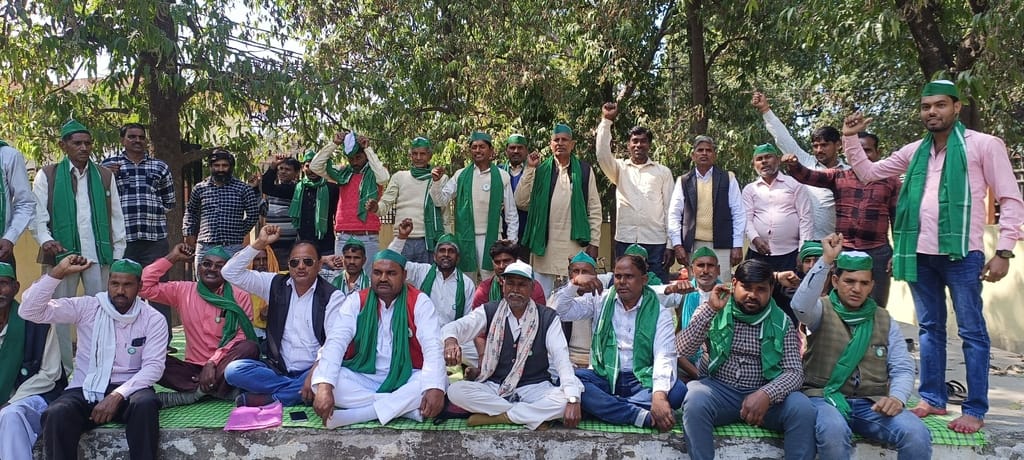mainpuri news farmer protest