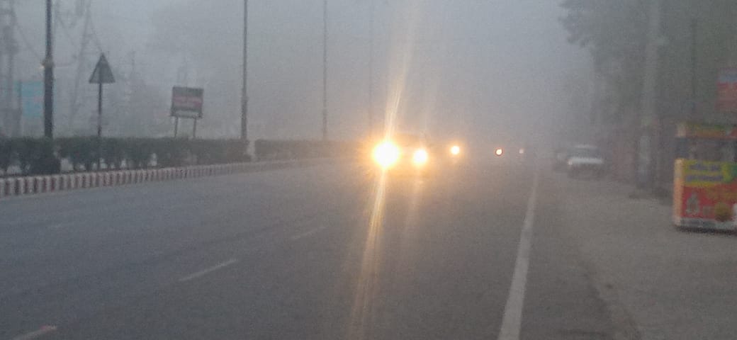 Dense fog in the morning, temperature rises due to sunshine during the day