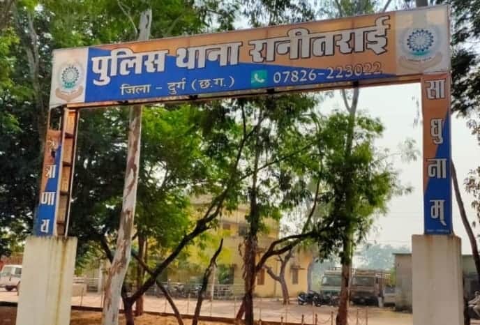 खेत में मिला शव