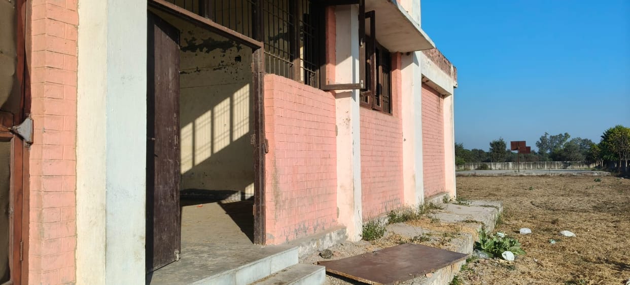 Three months have passed since the budget was released, but the condition of the sports complex has not improved.
