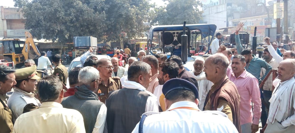 Uproar over stopping farmers from meeting the Chief Minister